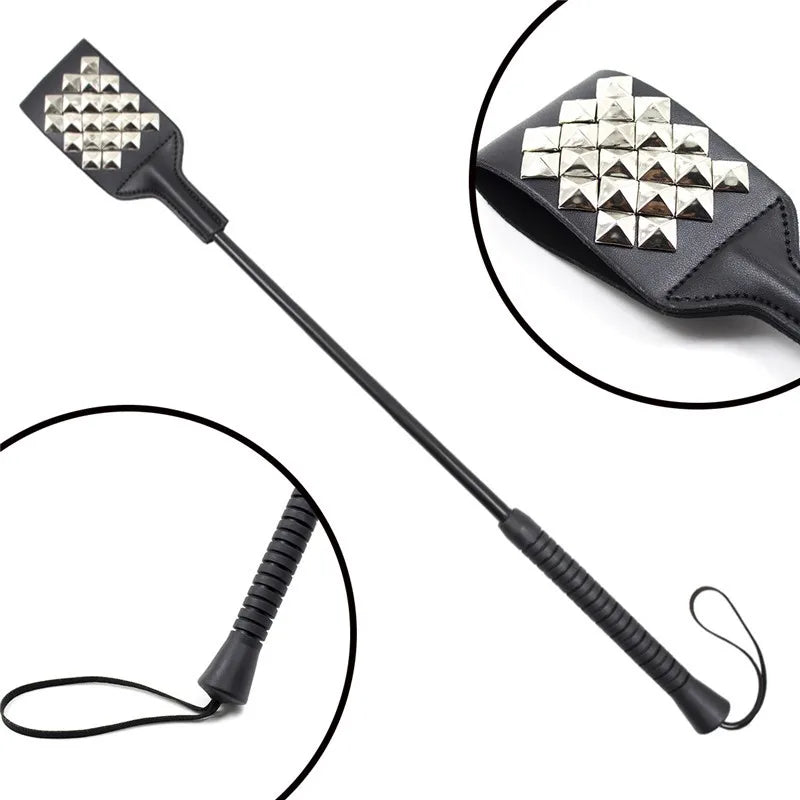 53 cm Leather Rivet BDSM Flogger – image 1
